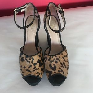 Vince Camuto size 9 leopard pony hair suede wedge